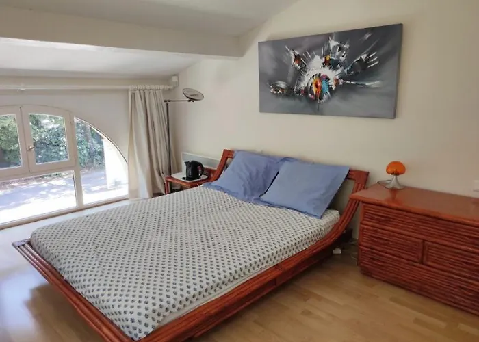 Apartmán Avec Clim Piscine Proche Centre D'uzes