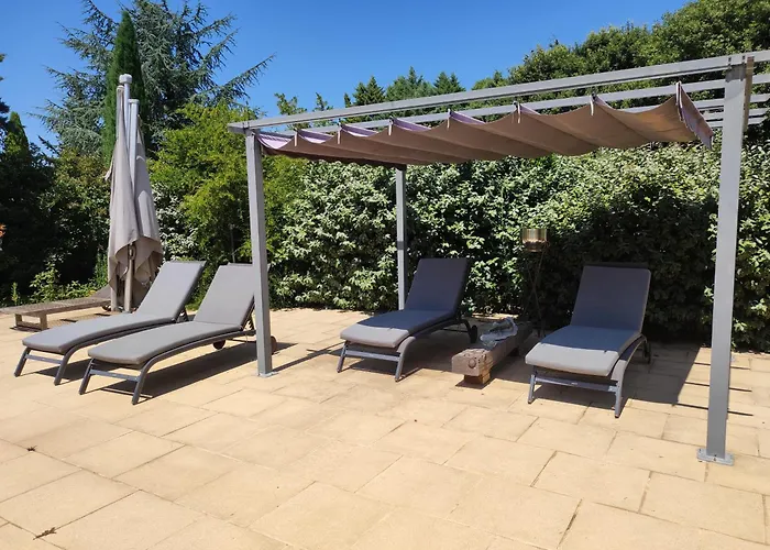 Apartmán Avec Clim Piscine Proche Centre D'uzes *